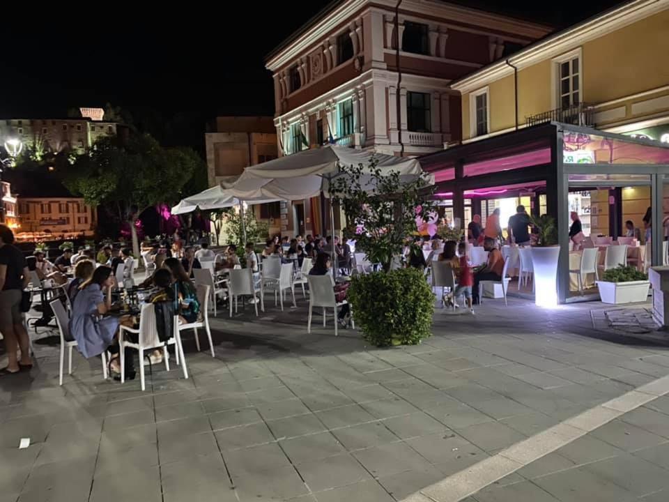 Homeliri Isola di Liri Bagian luar foto
